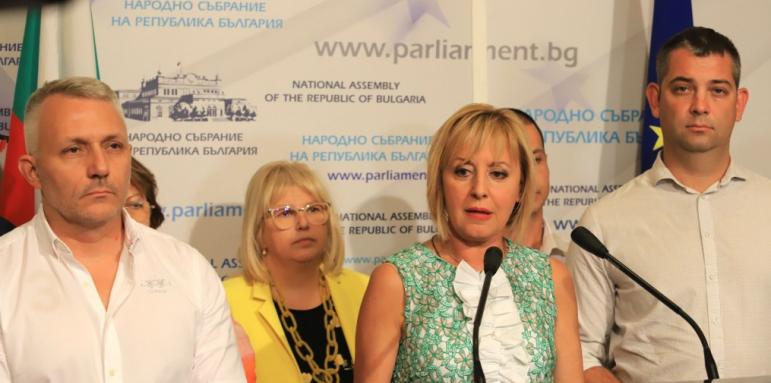 И Манолова се извъртя. "Изправи се" гласуват против кабинета